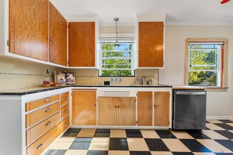 Kitchen - 219 Mayo Ave, Vallejo, CA 94590 photo 5 of 5