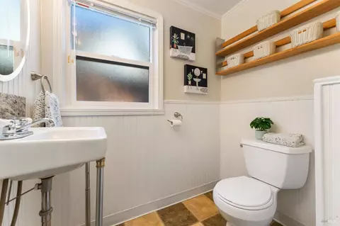 Bath - 219 Mayo Ave, Vallejo, CA 94590 photo 6 of 6