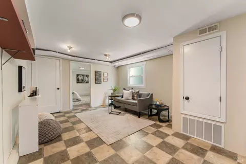 Entry Way - 219 Mayo Ave, Vallejo, CA 94590 photo 8 of 8