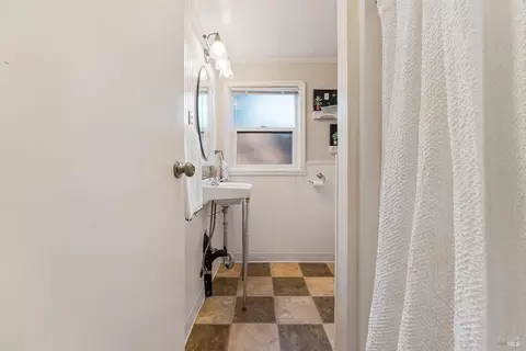 Bath - 219 Mayo Ave, Vallejo, CA 94590 photo 4 of 6