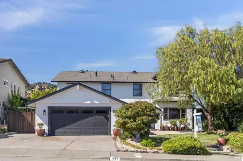 467 Cedar Hill Dr, San Rafael, CA 94903