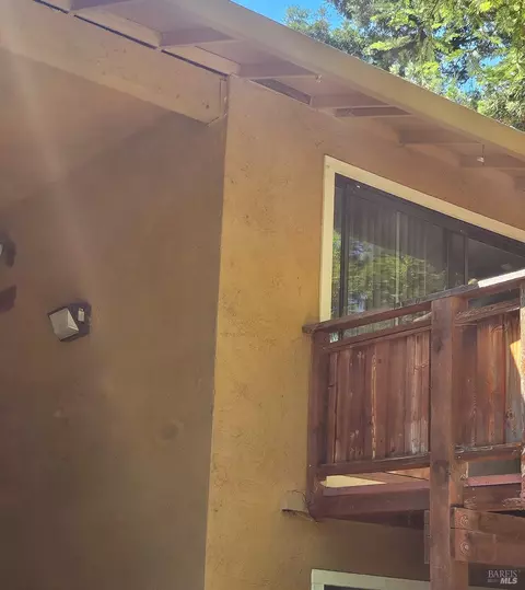 690 Arcadia Dr, Vacaville, CA 95687