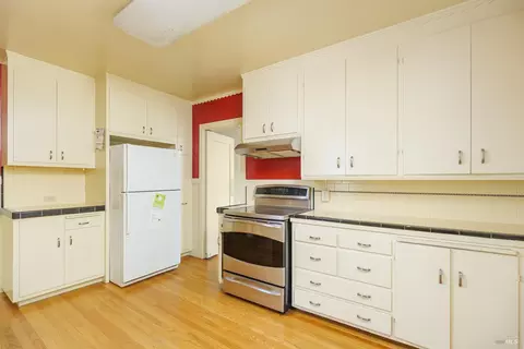 Kitchen - 20 Shell Rd, Mill Valley, CA 94941 photo 3 of 3