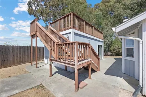 Exterior - 138 Compass Ct, Vallejo, CA 94590 photo 7 of 9