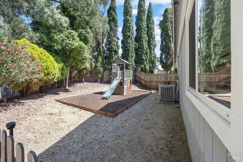 Exterior - 138 Compass Ct, Vallejo, CA 94590 photo 2 of 9