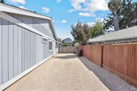 Exterior - 138 Compass Ct, Vallejo, CA 94590 photo 4 of 9