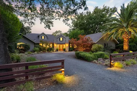19737 7th St E, Sonoma, CA 95476