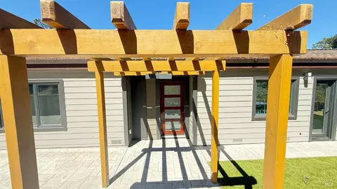 221 El Toyonal St, Orinda, CA 94563
