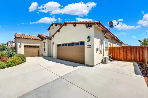 Exterior - 765 Fig Tree Ln, Dixon, CA 95620 photo 6 of 19