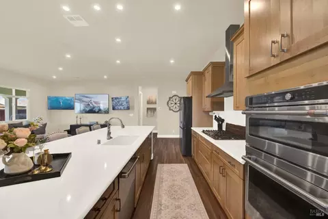 Kitchen - 765 Fig Tree Ln, Dixon, CA 95620 photo 3 of 10