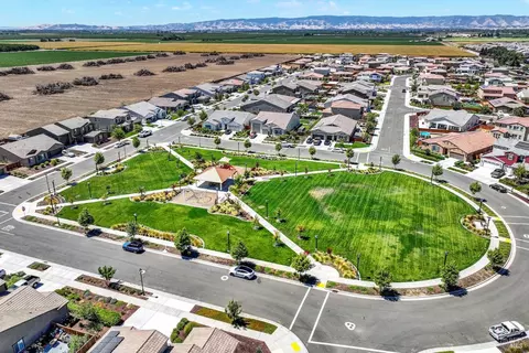 View/Area - 765 Fig Tree Ln, Dixon, CA 95620 photo 3 of 4