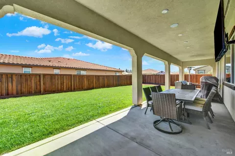 Exterior - 765 Fig Tree Ln, Dixon, CA 95620 photo 11 of 19