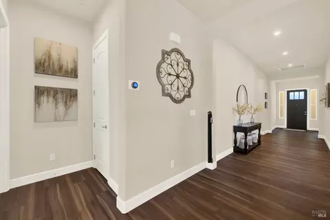 Entry Way - 765 Fig Tree Ln, Dixon, CA 95620 photo 9 of 13
