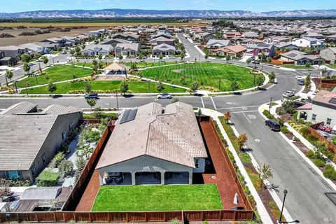 View/Area - 765 Fig Tree Ln, Dixon, CA 95620 photo 2 of 4