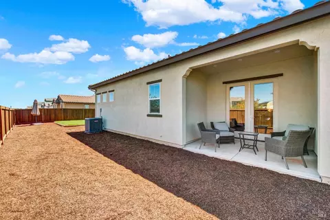 Exterior - 765 Fig Tree Ln, Dixon, CA 95620 photo 16 of 19