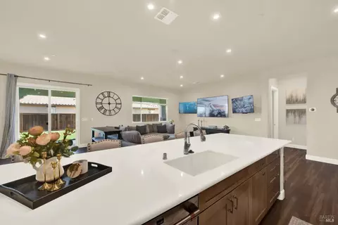 Kitchen - 765 Fig Tree Ln, Dixon, CA 95620 photo 4 of 10