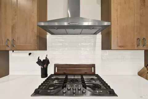 Kitchen - 765 Fig Tree Ln, Dixon, CA 95620 photo 8 of 10