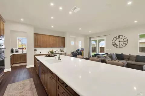 Kitchen - 765 Fig Tree Ln, Dixon, CA 95620 photo 7 of 10