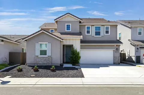 864 Cosmos Dr, Vacaville, CA 95687