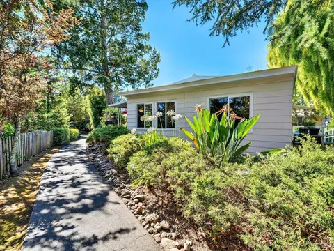 71 Oakcreek Ct, Santa Rosa, CA 95409