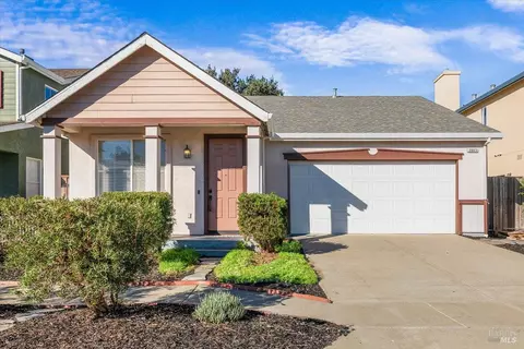 2863 Liscum St, Santa Rosa, CA 95407