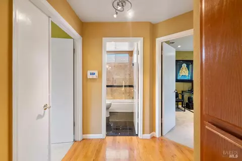 Entry Way - 201 James River Rd, Vallejo, CA 94591 photo 3 of 4