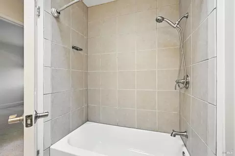 Bath - 9472 Wellington Cir, Windsor, CA 95492 photo 5 of 5
