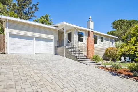 16 Marion Ct, Novato, CA 94945