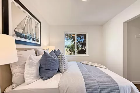 Bedroom - 10701 Hereford Dr, Jenner, CA 95450 photo 3 of 8
