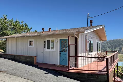Exterior - 10701 Hereford Dr, Jenner, CA 95450 photo 3 of 6