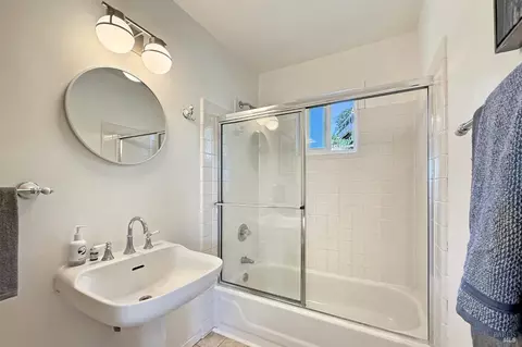 Bath - 10701 Hereford Dr, Jenner, CA 95450 photo 1 of 2