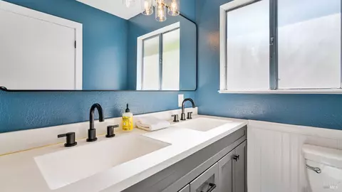 Bath - 7826 Brookside Ave, Sebastopol, CA 95472 photo 2 of 4