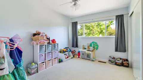 Bedroom - 7826 Brookside Ave, Sebastopol, CA 95472 photo 1 of 5