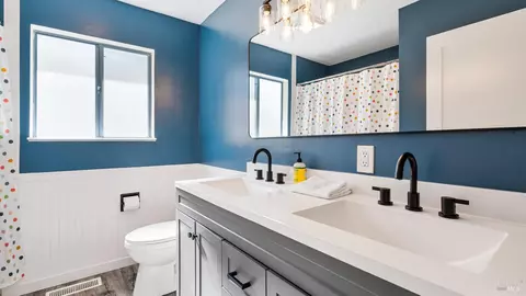 Bath - 7826 Brookside Ave, Sebastopol, CA 95472 photo 1 of 4