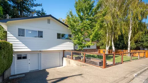 Exterior - 7826 Brookside Ave, Sebastopol, CA 95472 photo 2 of 8