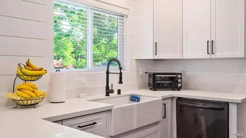 Kitchen - 7826 Brookside Ave, Sebastopol, CA 95472 photo 3 of 5