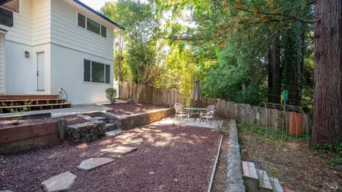 Exterior - 7826 Brookside Ave, Sebastopol, CA 95472 photo 6 of 8
