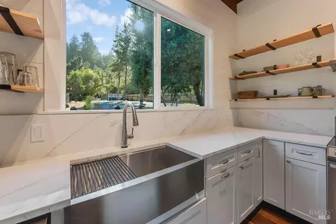 Kitchen - 17197 Fitzpatrick Ln, Occidental, CA 95465 photo 4 of 4