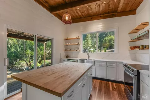Kitchen - 17197 Fitzpatrick Ln, Occidental, CA 95465 photo 2 of 4