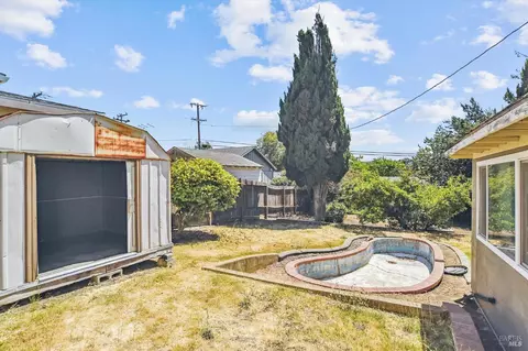 Exterior - 853 Benicia Rd, Vallejo, CA 94591 photo 5 of 8