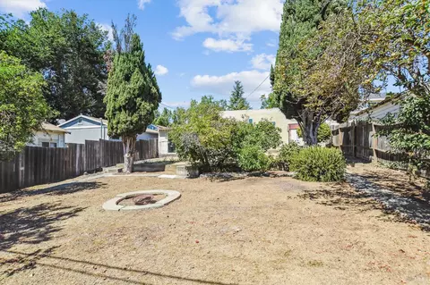 Exterior - 853 Benicia Rd, Vallejo, CA 94591 photo 7 of 8