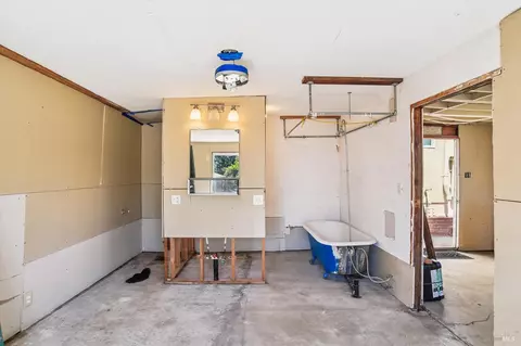 Bath - 853 Benicia Rd, Vallejo, CA 94591 photo 3 of 3