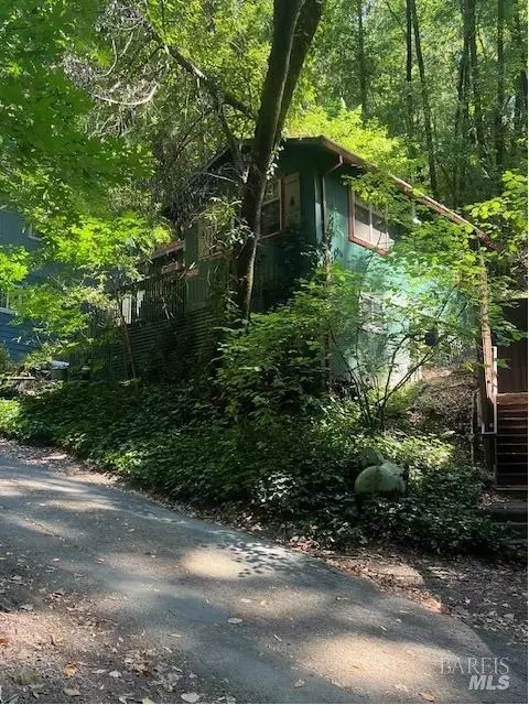 15242 Rio Nido Rd, Guerneville, CA 95446