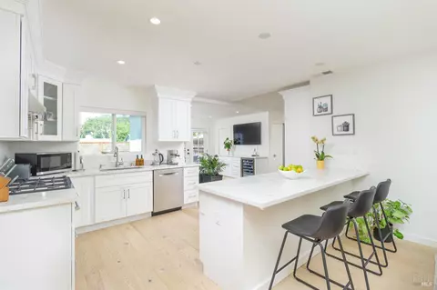 35 Hillview Ave, San Rafael, CA 94901