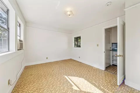 Bedroom - 1132 Willow St, Martinez, CA 94553 photo 4 of 4