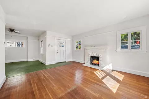 Living - 1132 Willow St, Martinez, CA 94553 photo 3 of 12