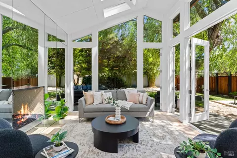 108 Randolph St, Napa, CA 94559