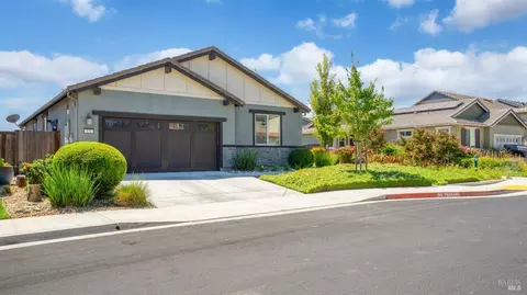 Exterior - 570 Syracuse Ln, Dixon, CA 95620 photo 11 of 12