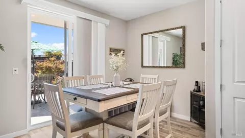Dining - 570 Syracuse Ln, Dixon, CA 95620 photo 1 of 1