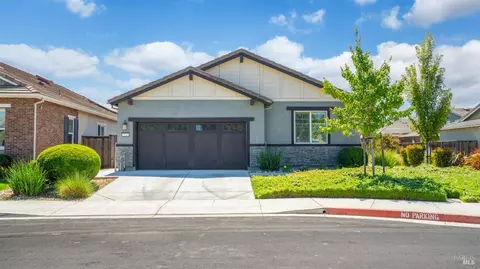 Exterior - 570 Syracuse Ln, Dixon, CA 95620 photo 2 of 12